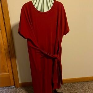 Short sleeve red dress